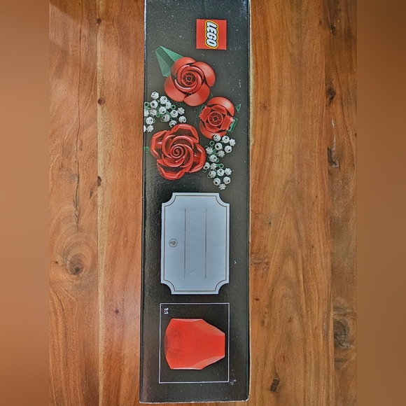 LEGO Bouquet of Roses - Picture 3 of 10